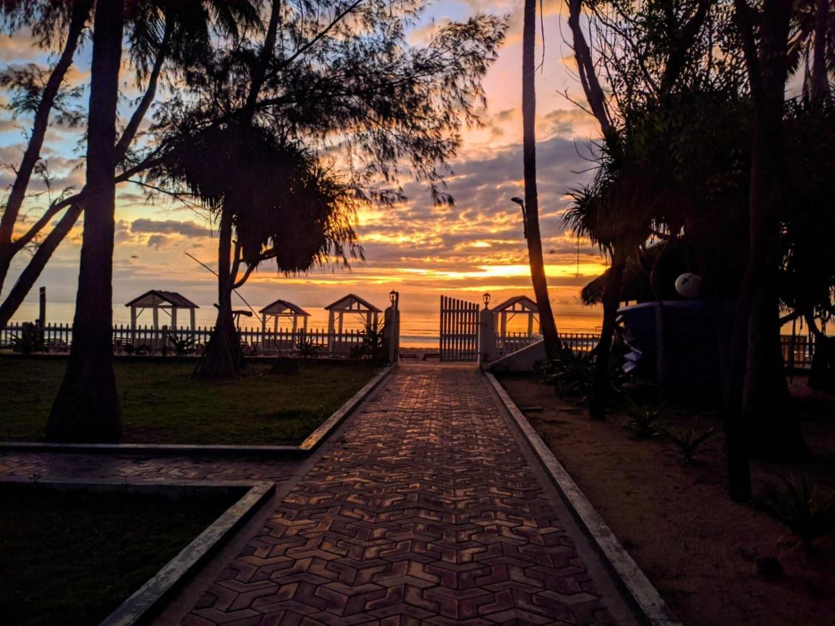 Blue Sand Beach Resort Trincomalee Ngoại thất bức ảnh